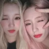 Эмодзи miyeon and yuqi
