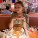Стикер Сэди Совералл