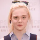 Стикер Эль Фаннинг