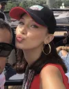 Стикер Bella Hadid