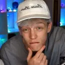 Стикер Парадеевич