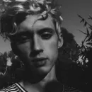 Стикер Troye Sivan