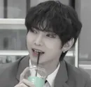 Стикер Yeosang