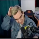 Стикер что-то между 89 и фрик