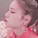 Стикер hwang yeji