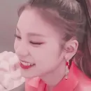 Стикер hwang yeji