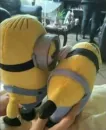 Стикер миньоны