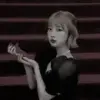 Стикер yeojin loona